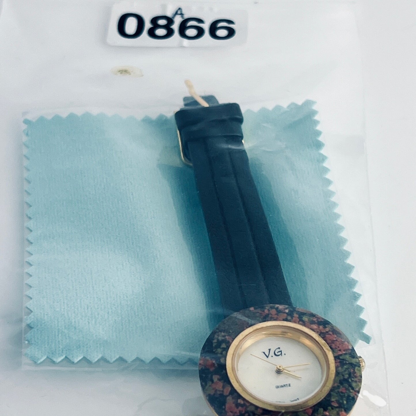 8932000