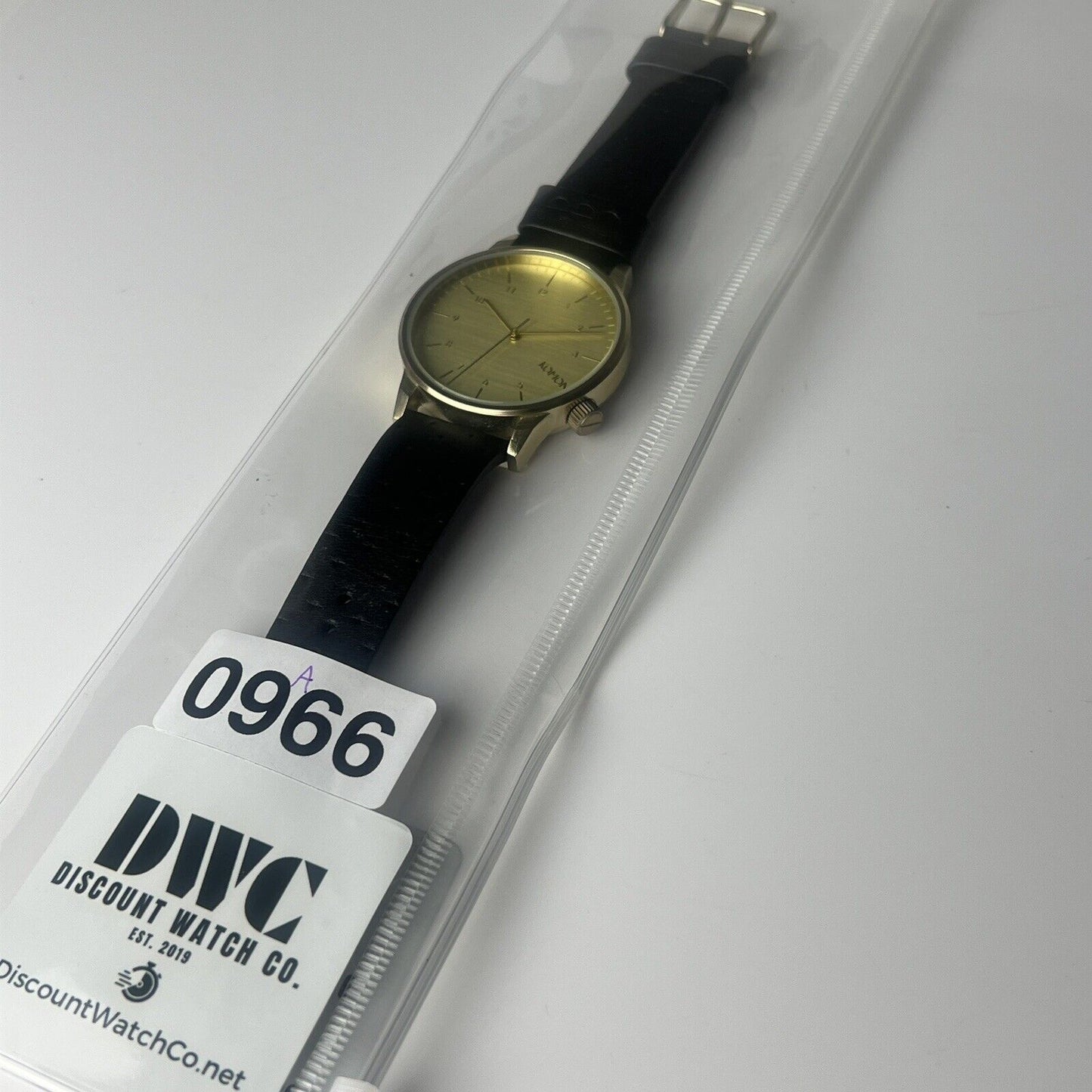 Komono The Winston Men’s Dress Watch Black Leather Straps 42mm Case New Battery Excellent Condition