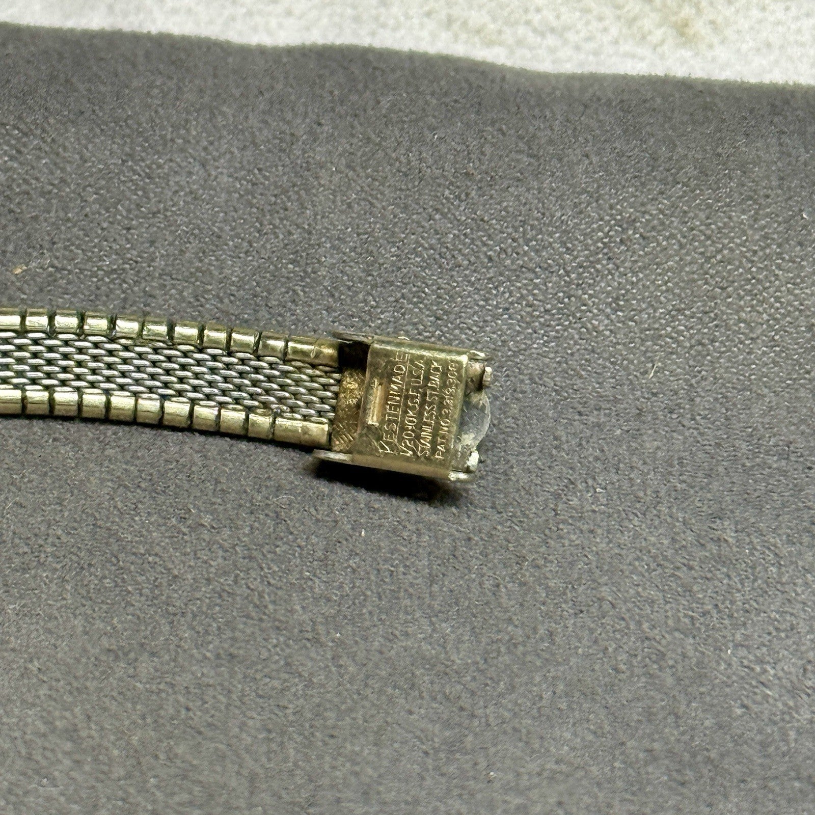 8700541