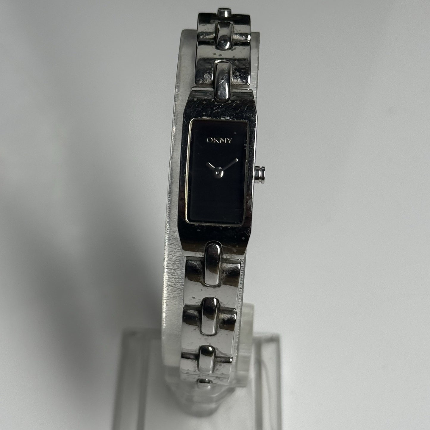 8767548