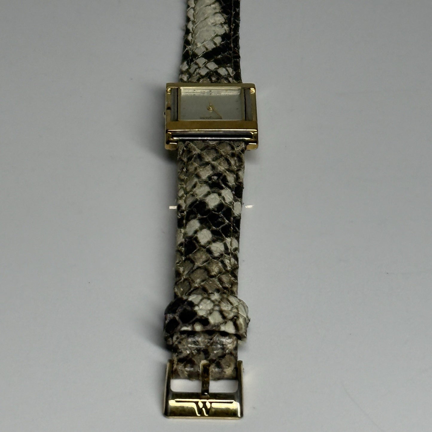 8976465