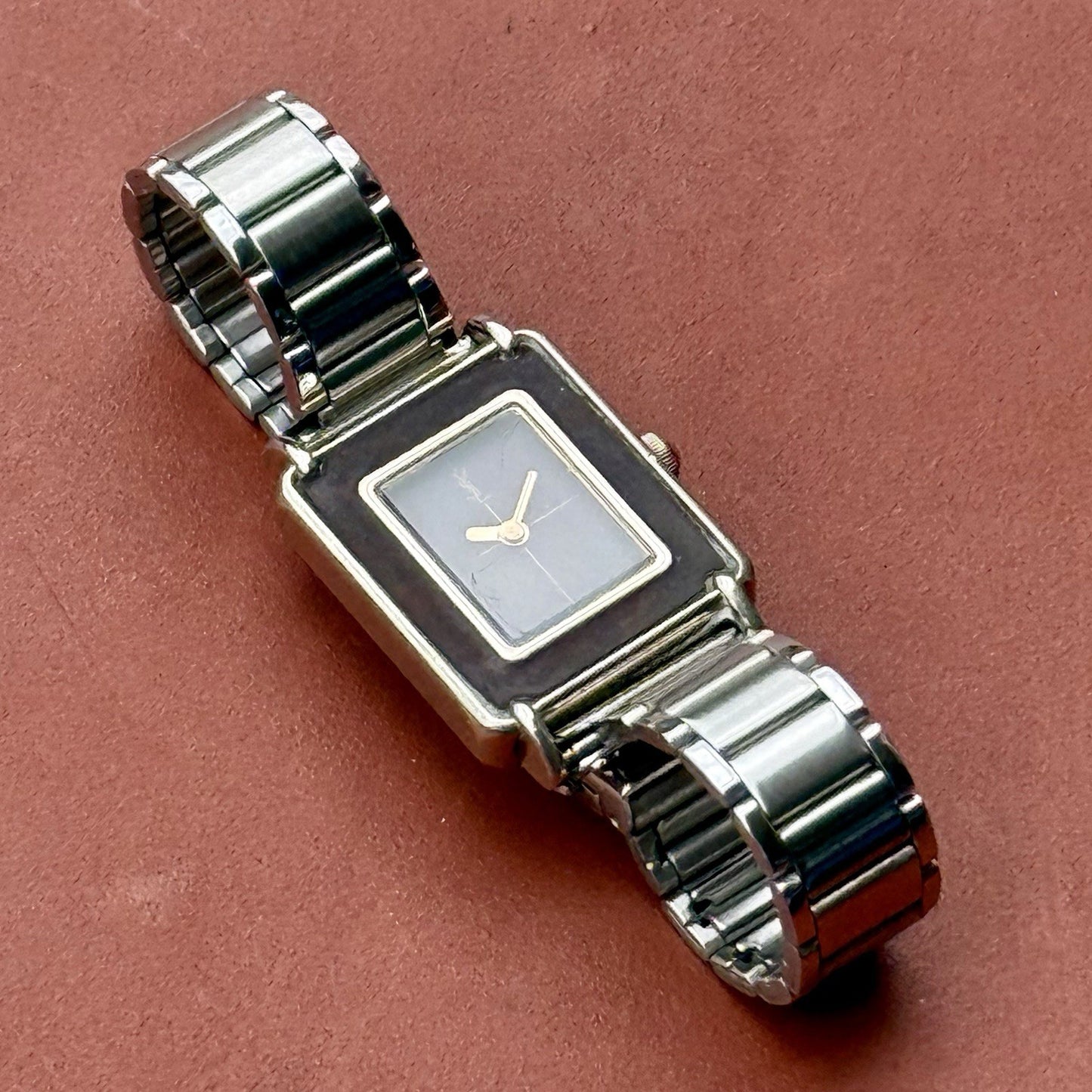 8727049
