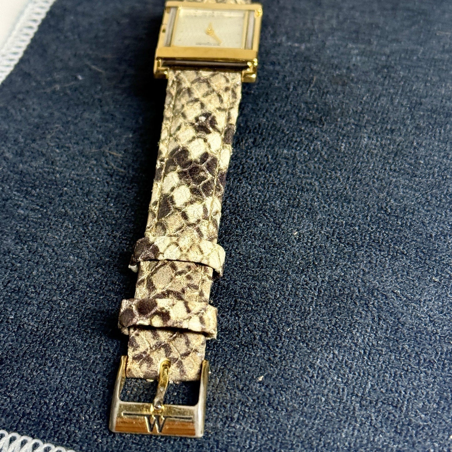 8976465
