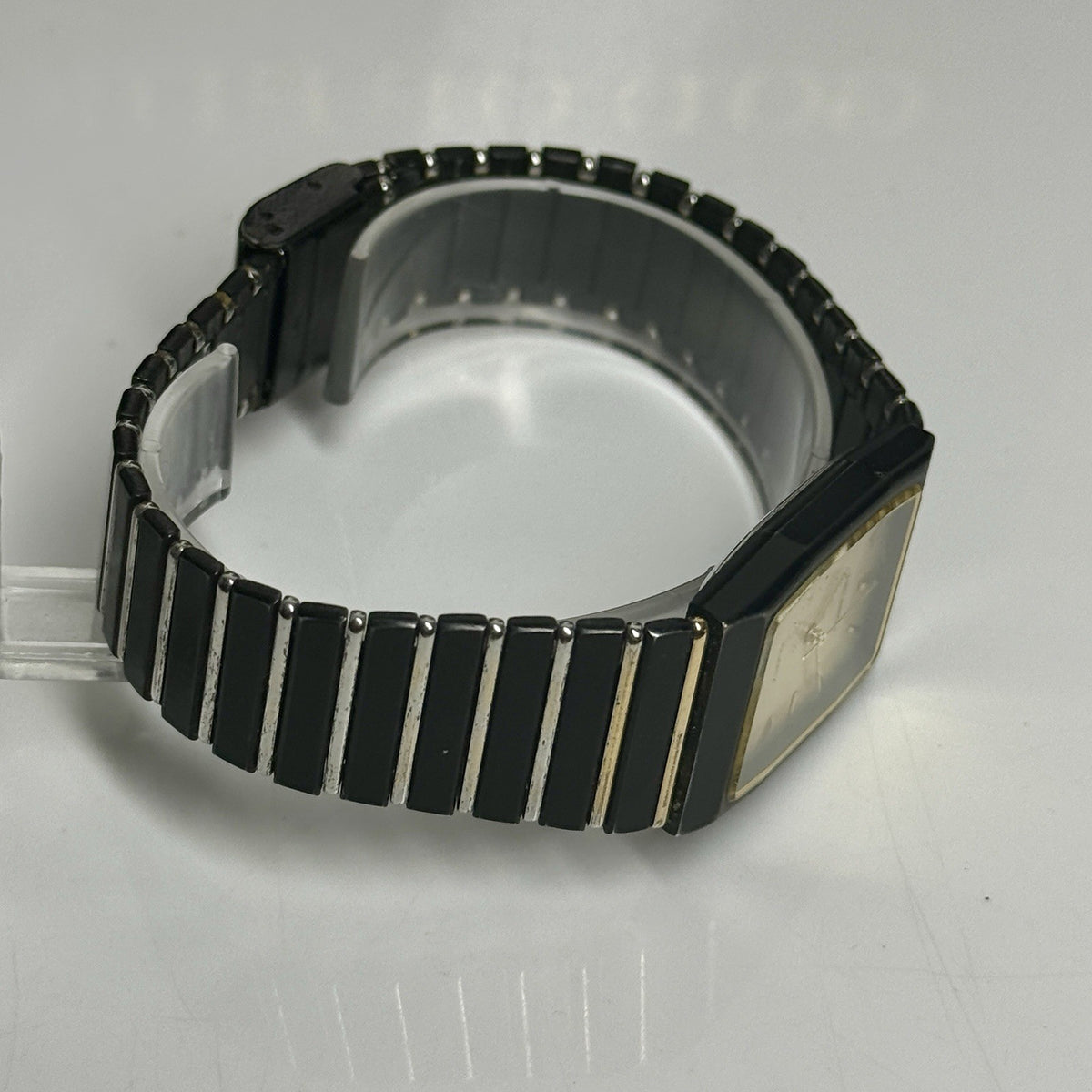 9023084