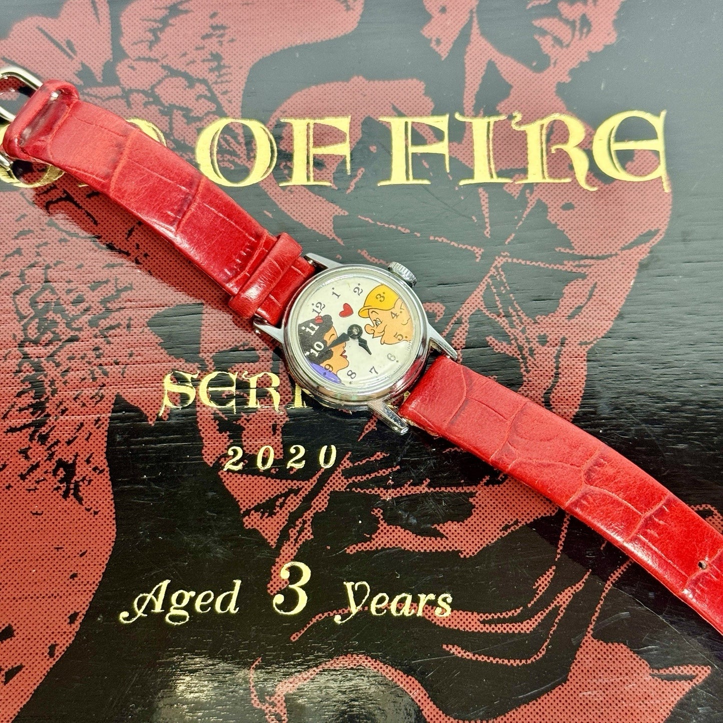 8972033