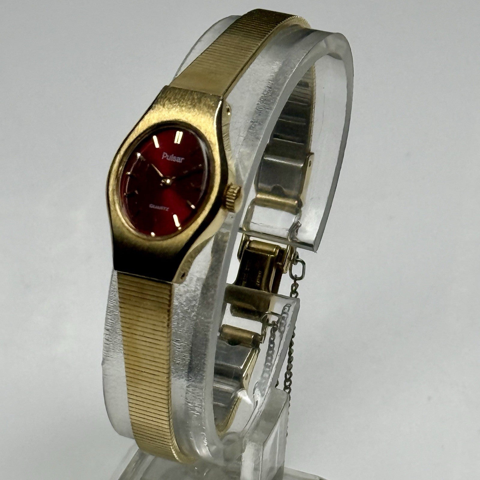 8737216