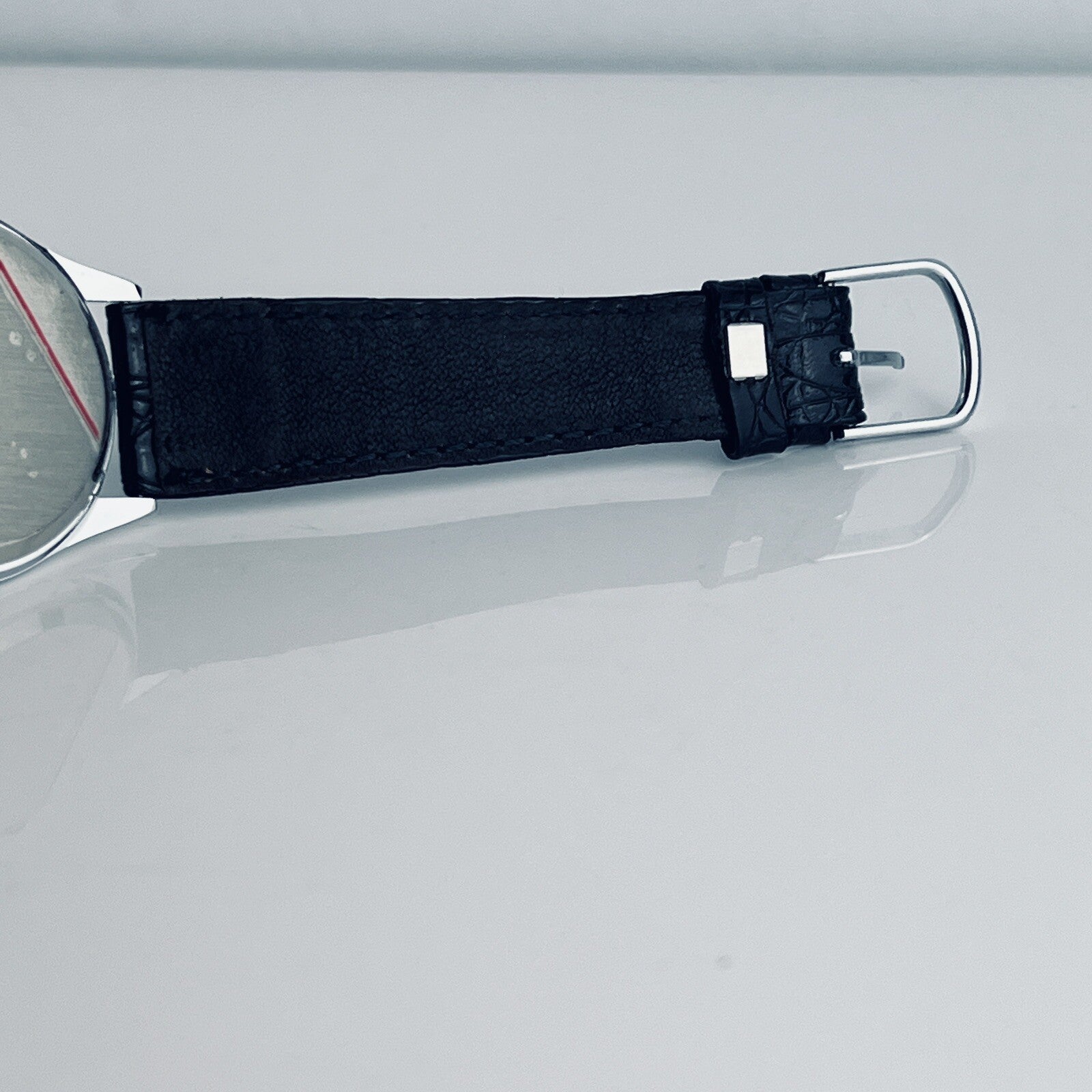 8932003
