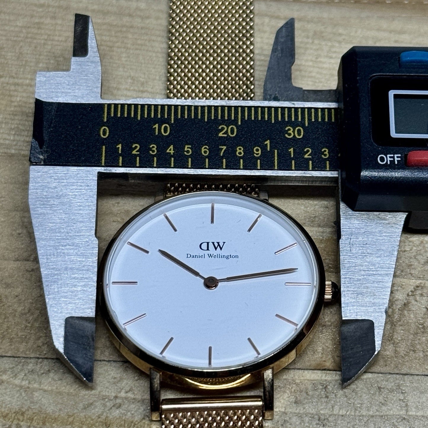 8932008