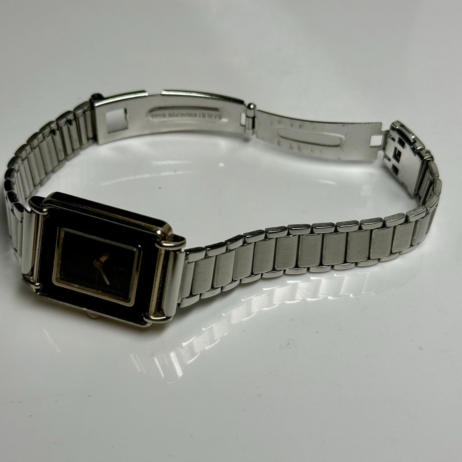 8727049
