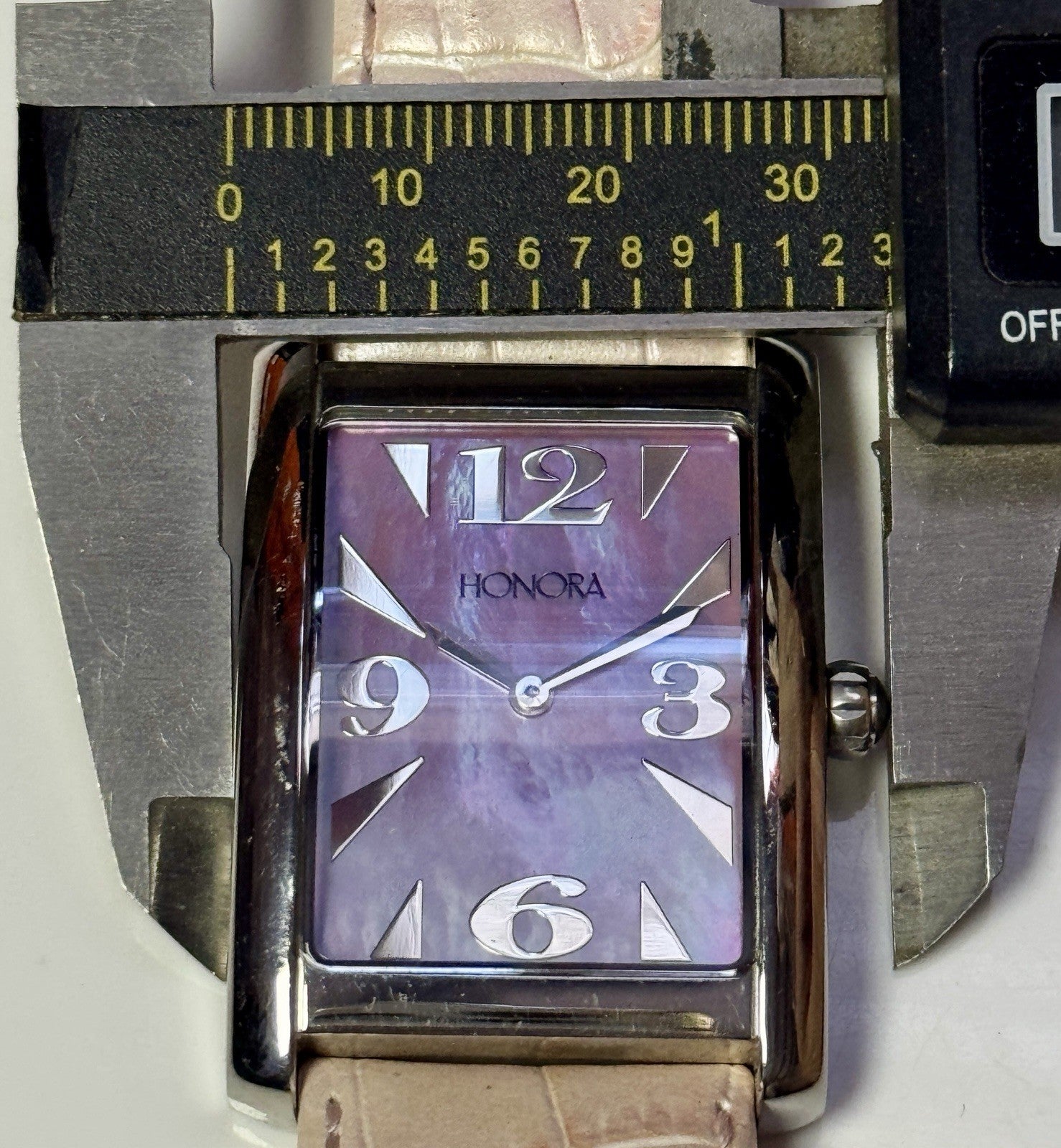 8376872