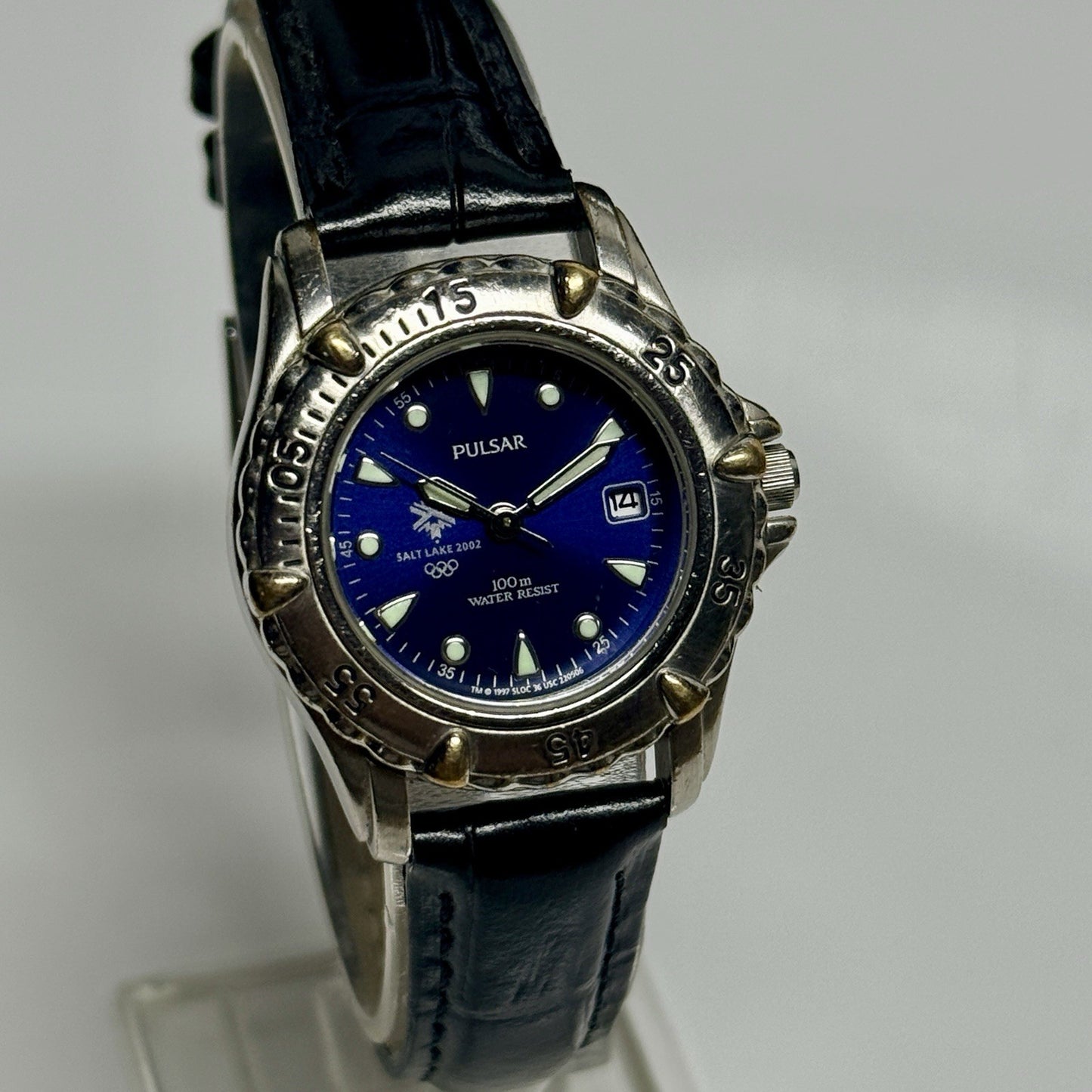 8932021