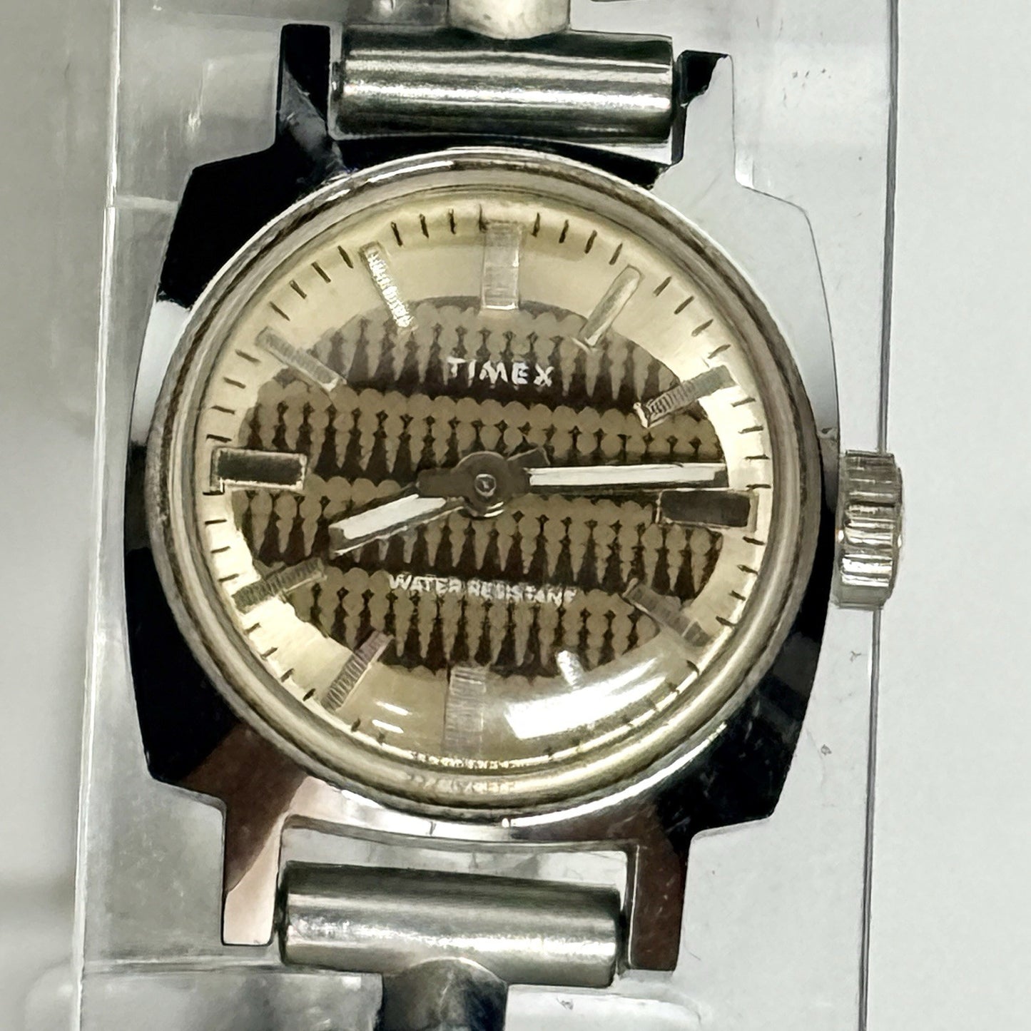 8932020