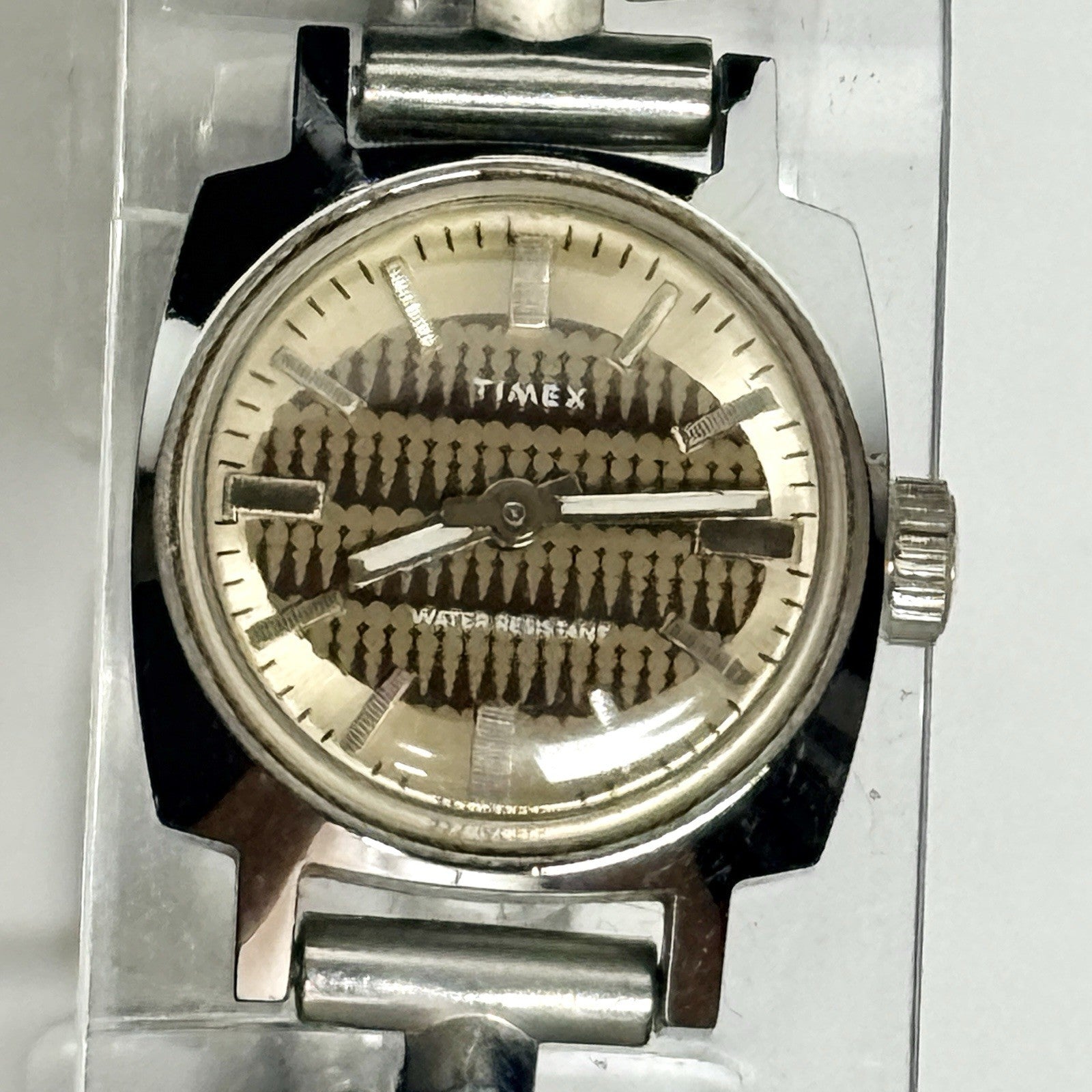 8932020