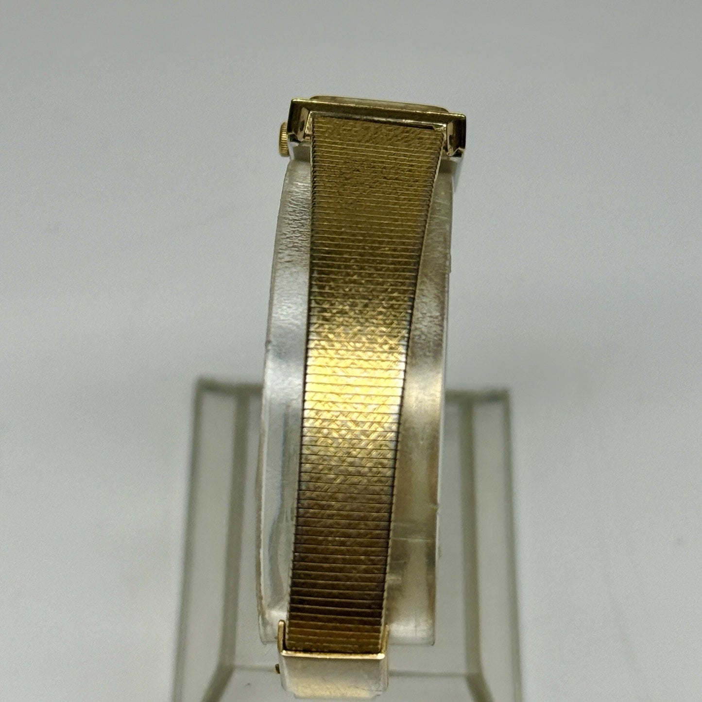 8902708
