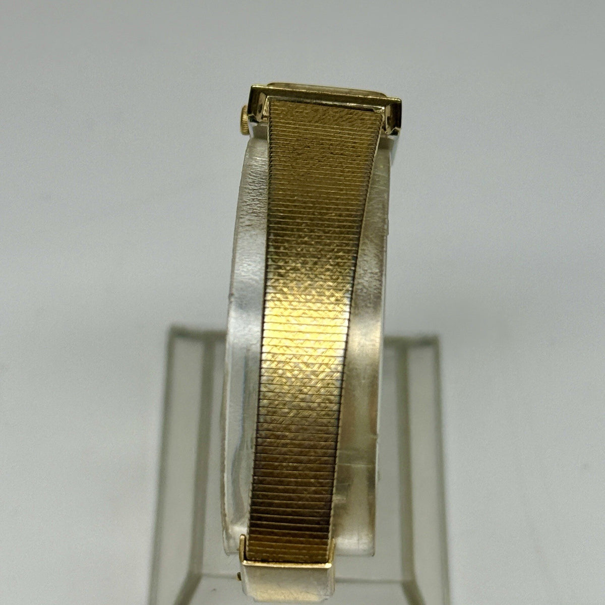 8902708