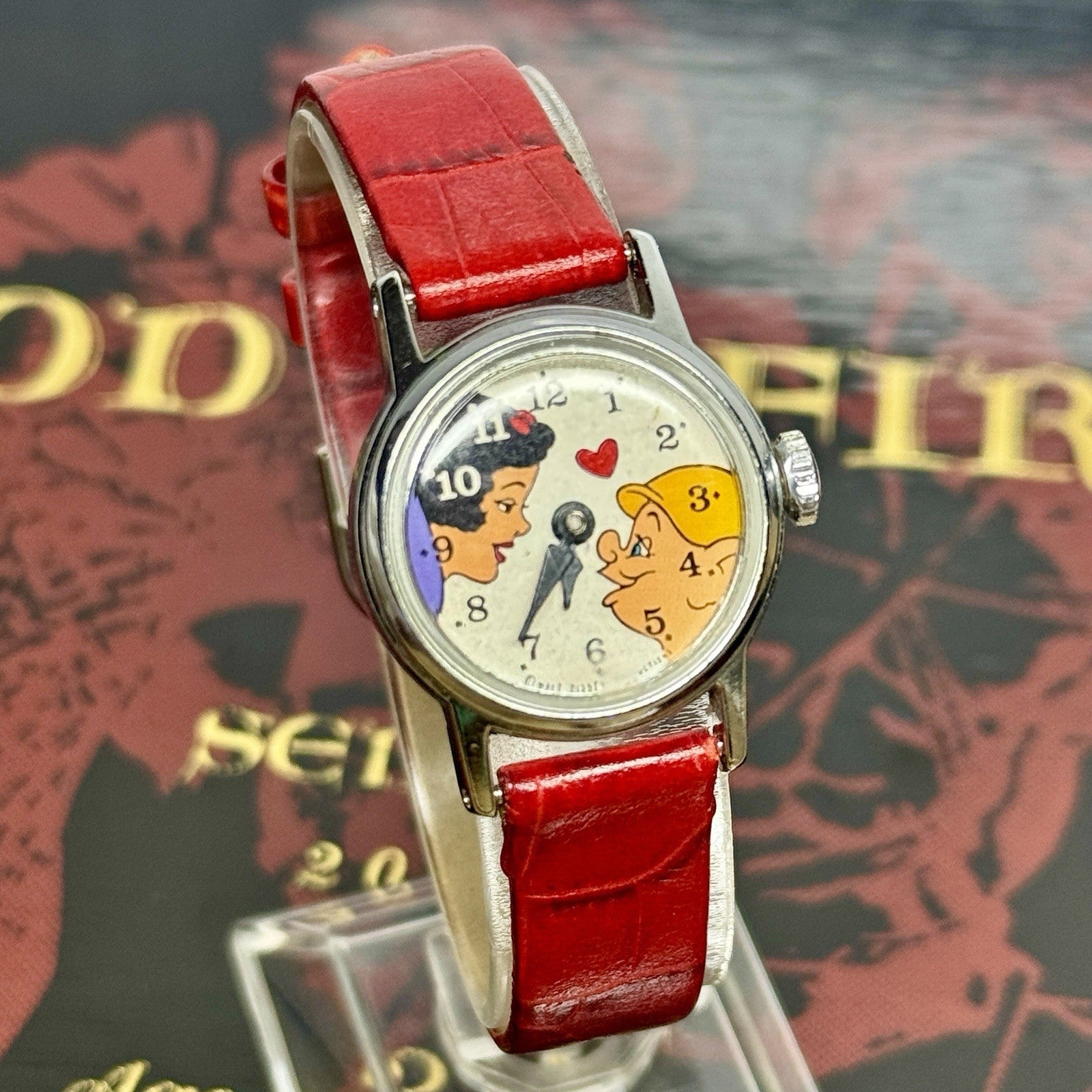8972033
