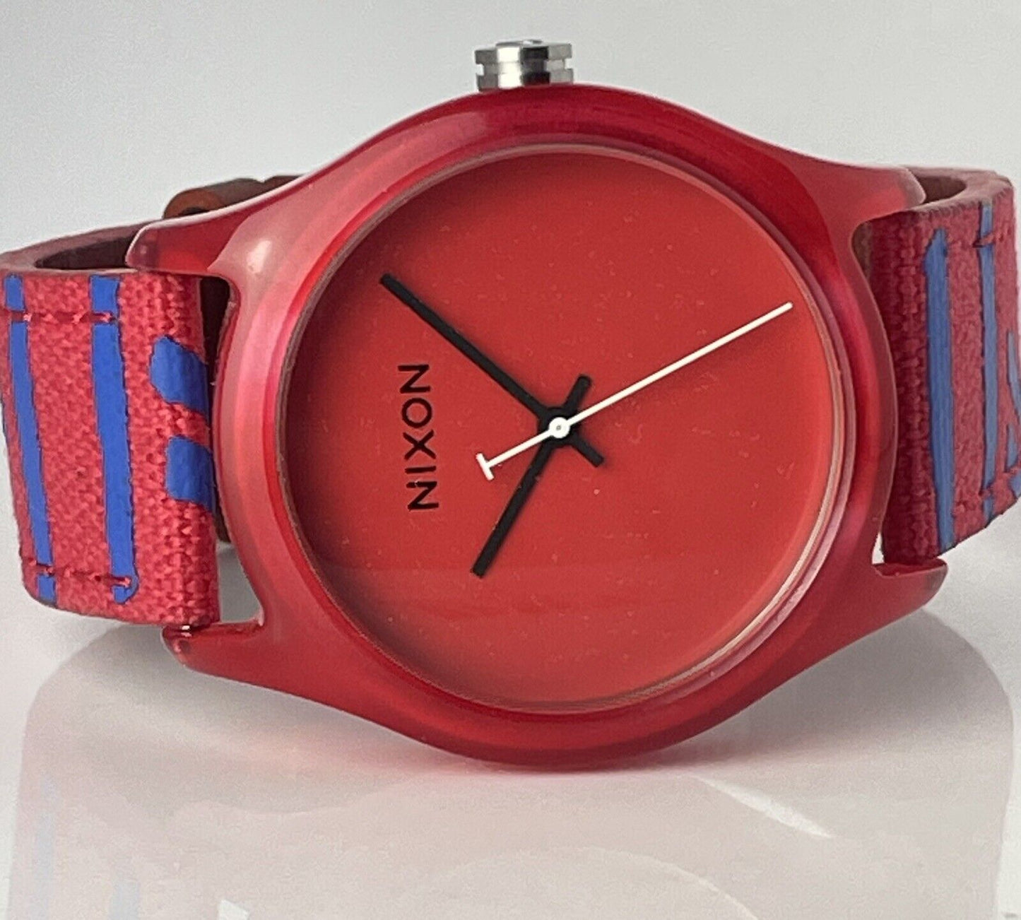 Nixon Swiss Made Men's Watch Red 40mm Case Matching Dial And Canvas Straps
