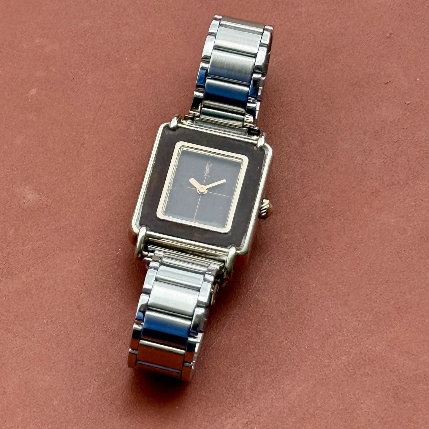 8727049