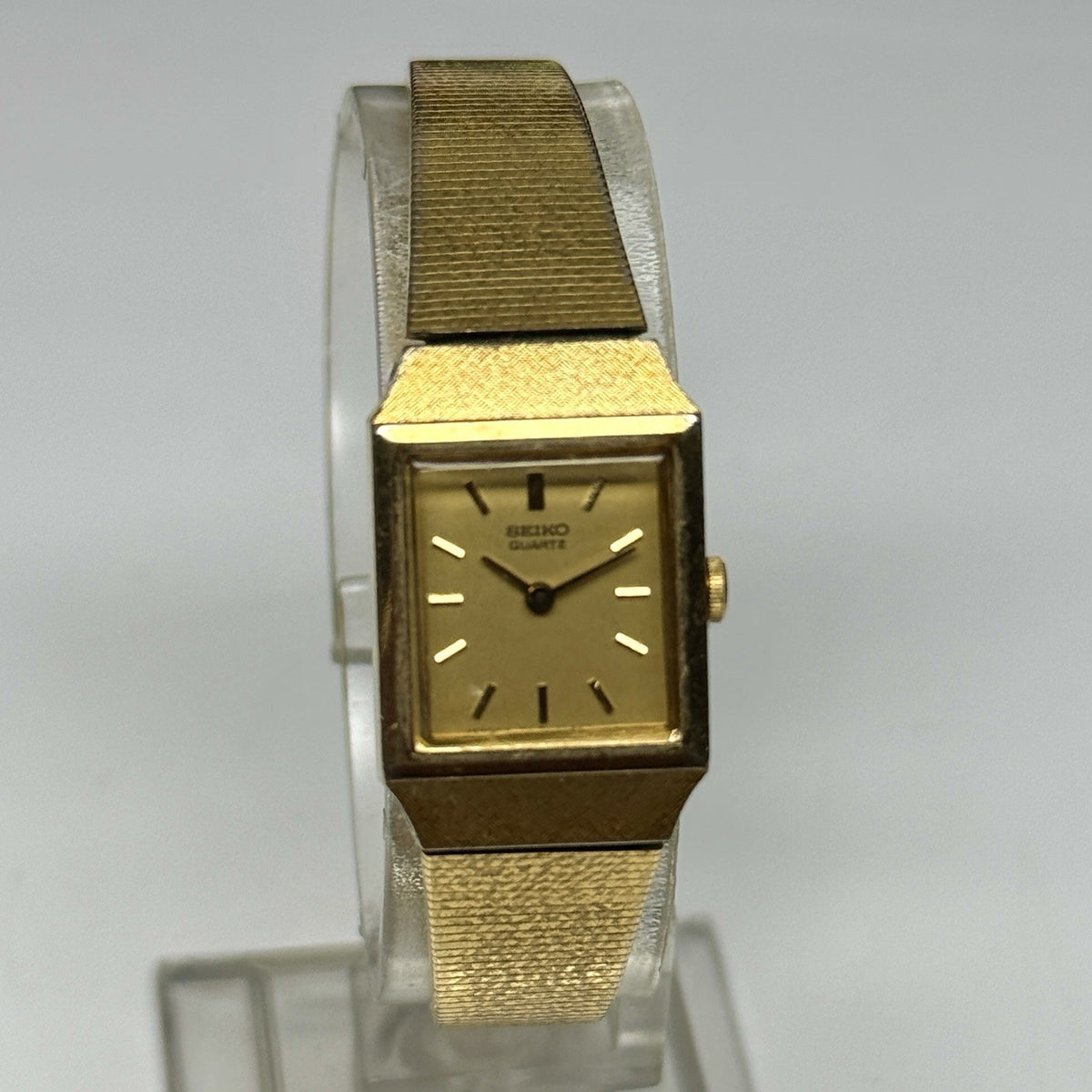 8902708