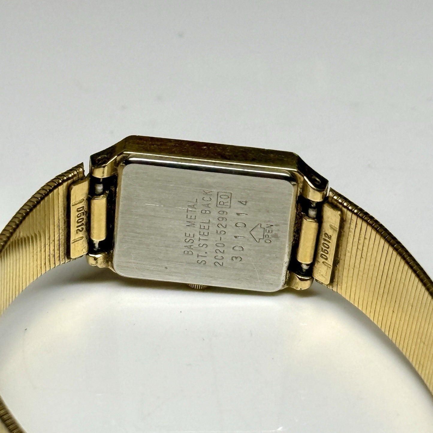 8902708