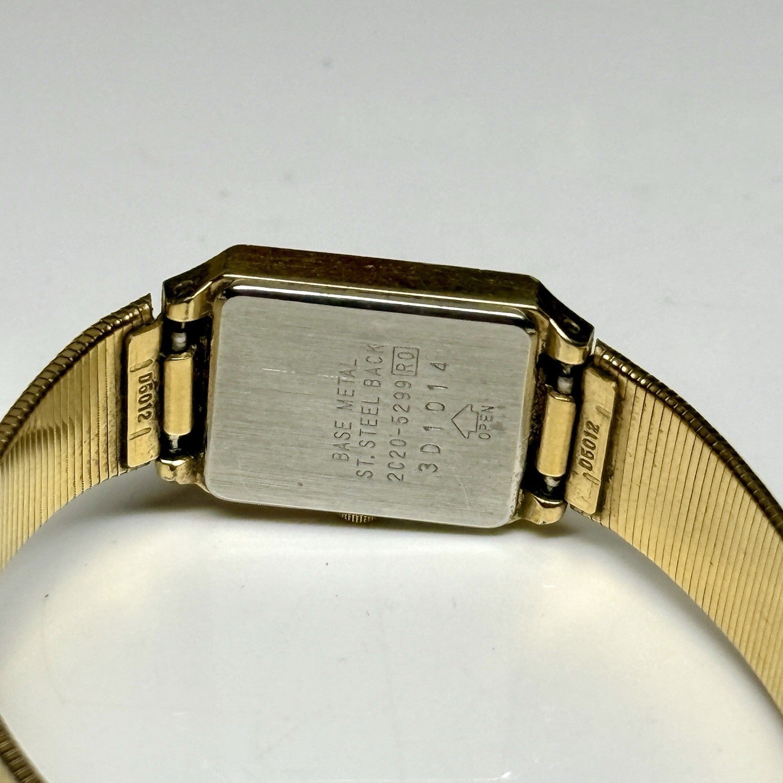 8902708