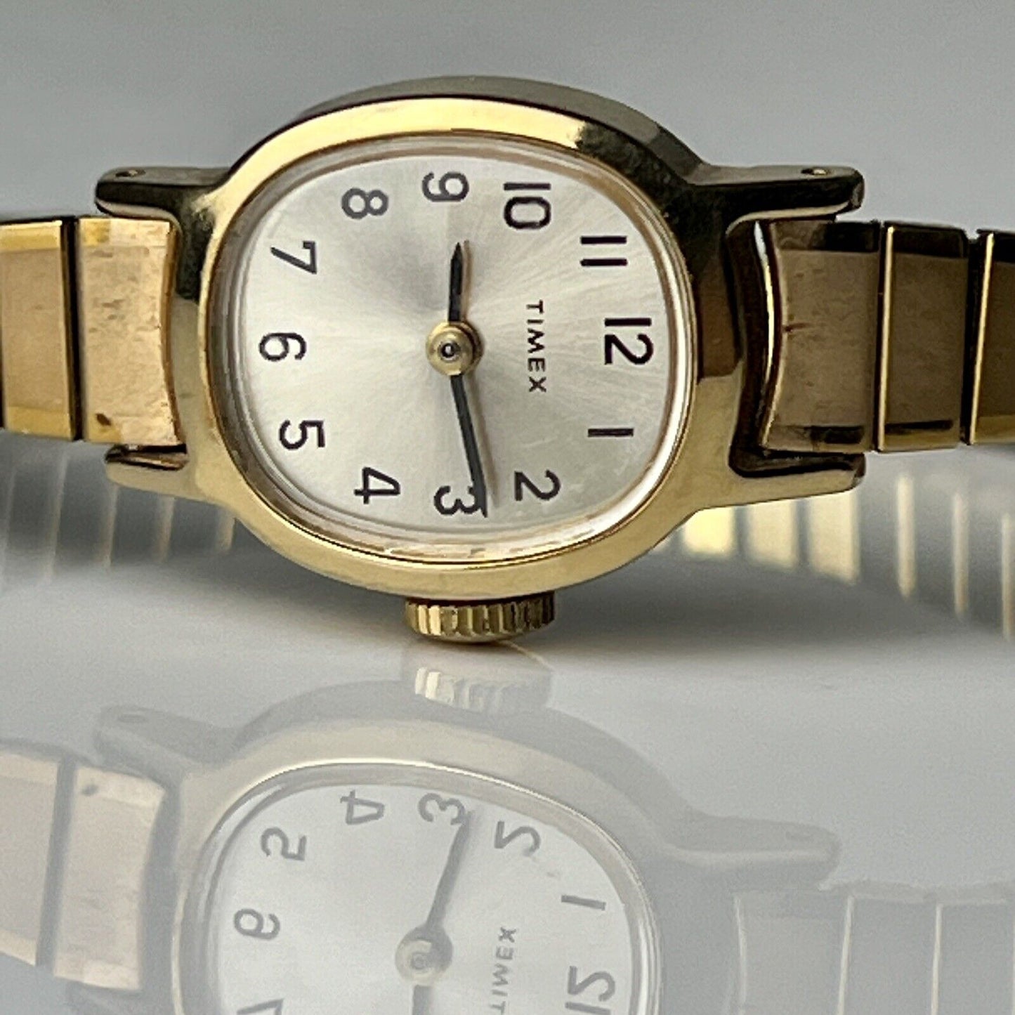 Vintage Timex Mechanical Watch Women's Gold Tone Flex Stretch Bracelet