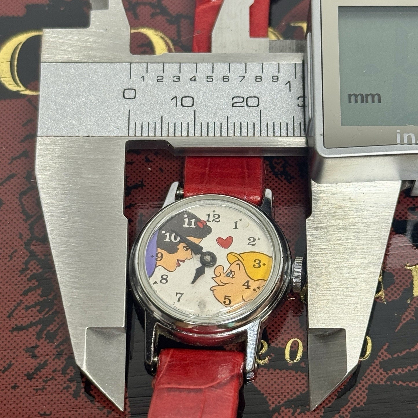 8972033